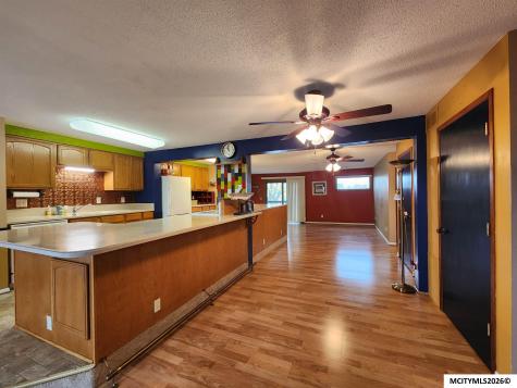 610 Briarstone Dr #B-17 & #B-19 Mason City IA 50401