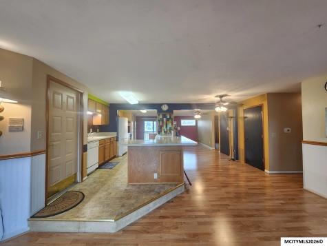 610 Briarstone Dr #B-17 & #B-19 Mason City IA 50401