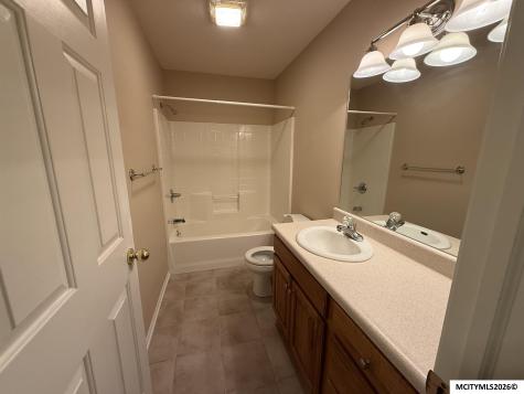 2047 Hunters Ridge Mason City IA 50401