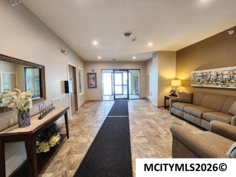 809 7th Ave N #301 Clear Lake IA 50428