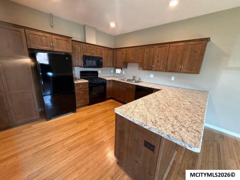 410 4th SW Mason City IA 50401