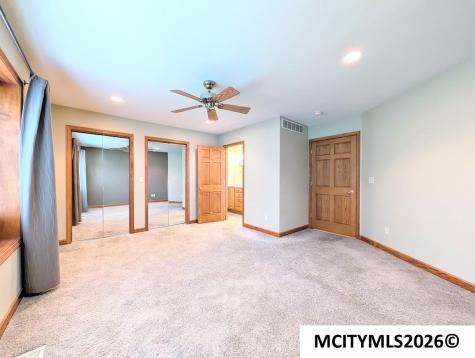 3247 Pinnacle Court Mason City IA 50401