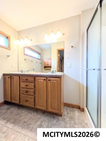 3247 Pinnacle Court Mason City IA 50401
