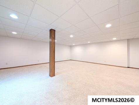 3247 Pinnacle Court Mason City IA 50401