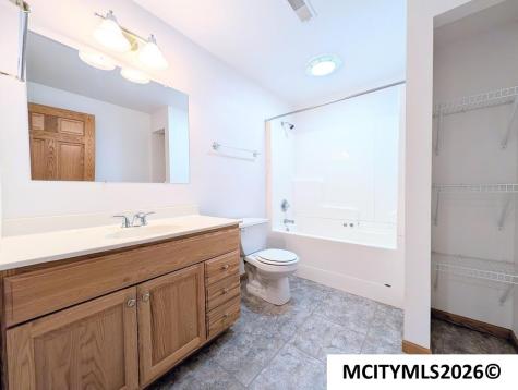3247 Pinnacle Court Mason City IA 50401