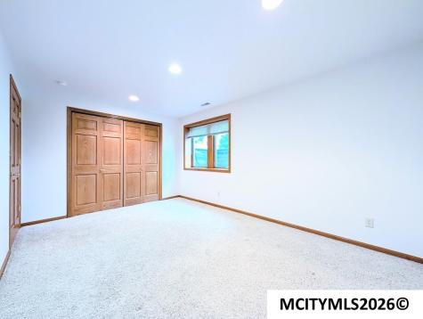 3247 Pinnacle Court Mason City IA 50401