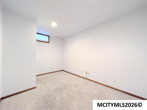 3247 Pinnacle Court Mason City IA 50401