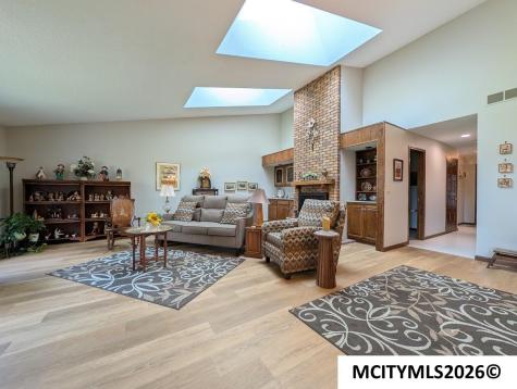 48 N Willowgreen Court Mason City IA 50401