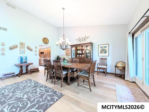 48 N Willowgreen Court Mason City IA 50401