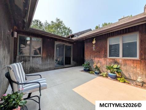 48 N Willowgreen Court Mason City IA 50401