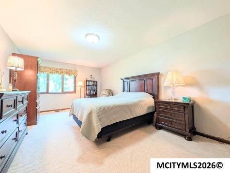 48 N Willowgreen Court Mason City IA 50401