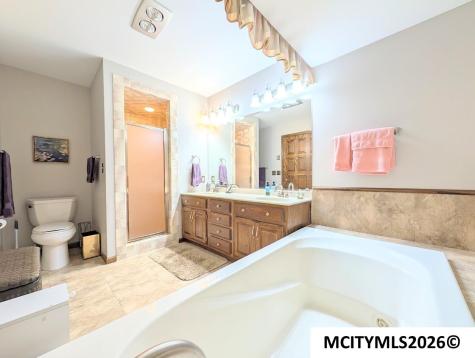48 N Willowgreen Court Mason City IA 50401