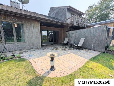 48 N Willowgreen Court Mason City IA 50401