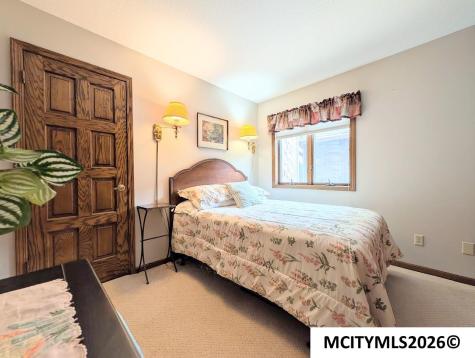 48 N Willowgreen Court Mason City IA 50401