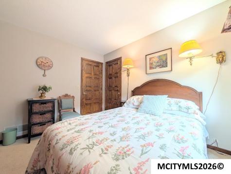 48 N Willowgreen Court Mason City IA 50401