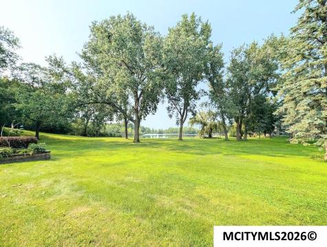 48 N Willowgreen Court Mason City IA 50401
