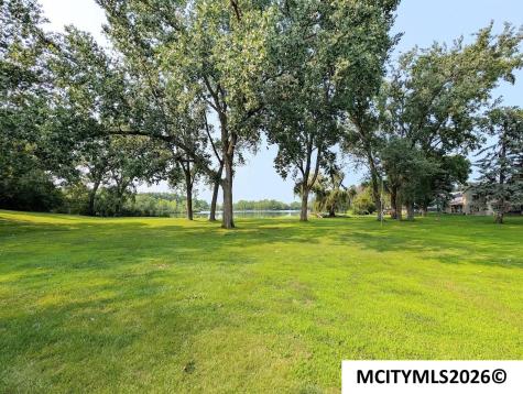 48 N Willowgreen Court Mason City IA 50401