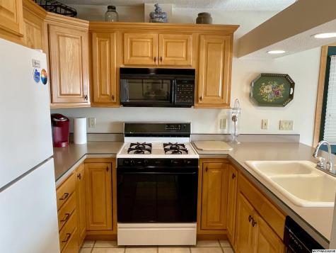 414 E Lake Street #3 Ventura IA 50482