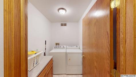 227 Westview Drive S Rockwell IA 50469