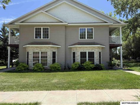 2175 Hunters Ridge Mason City IA 50401