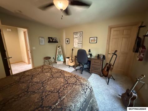 2175 Hunters Ridge Mason City IA 50401
