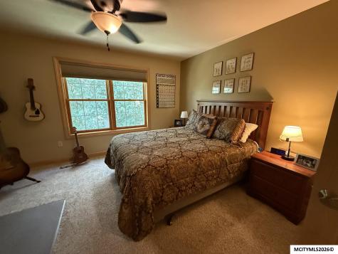 2175 Hunters Ridge Mason City IA 50401