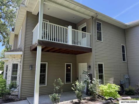 2175 Hunters Ridge Mason City IA 50401