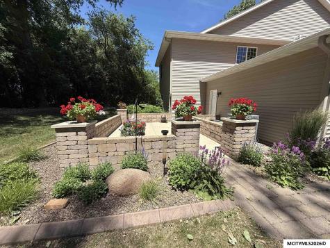 2175 Hunters Ridge Mason City IA 50401