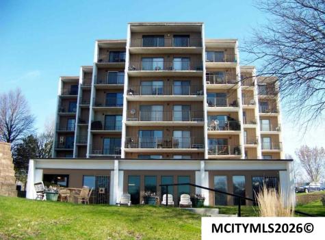 2700 N Shore Drive #406 Clear Lake IA 50428