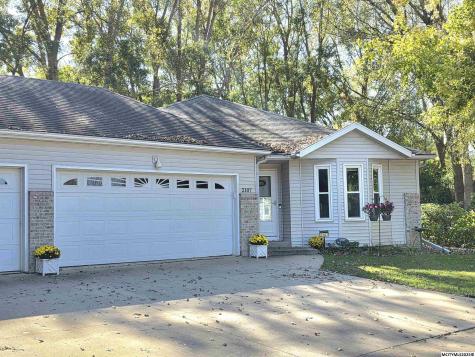 2107 Springview Drive Mason City IA 50401