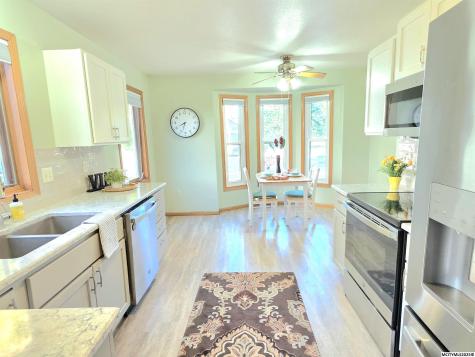 2107 Springview Drive Mason City IA 50401