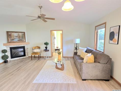 2107 Springview Drive Mason City IA 50401