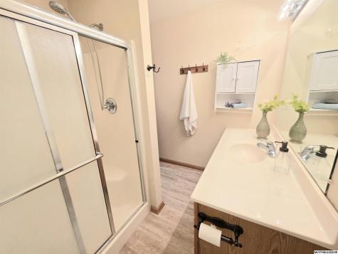 2107 Springview Drive Mason City IA 50401