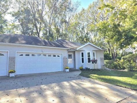 2107 Springview Drive Mason City IA 50401