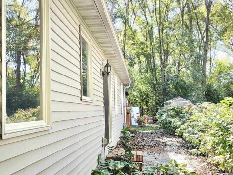 2107 Springview Drive Mason City IA 50401