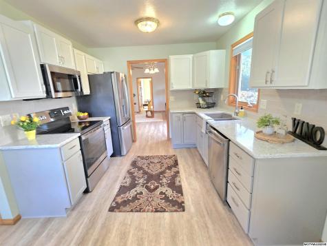 2107 Springview Drive Mason City IA 50401