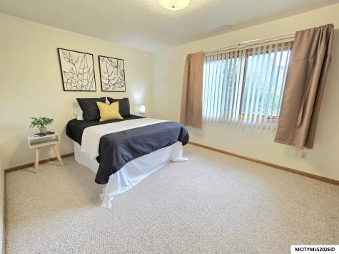 1230 Plymouth Road #6 Mason City IA 50401