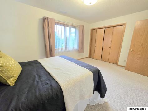 1230 Plymouth Road #6 Mason City IA 50401