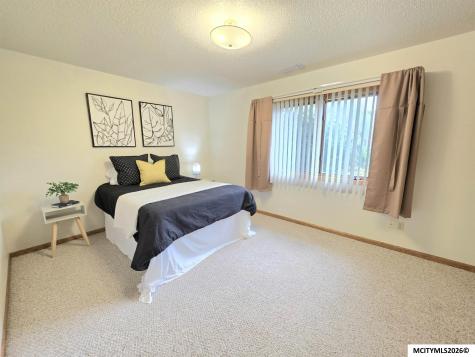 1230 Plymouth Road #6 Mason City IA 50401