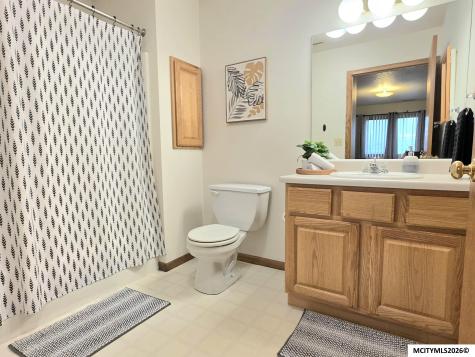 1230 Plymouth Road #6 Mason City IA 50401