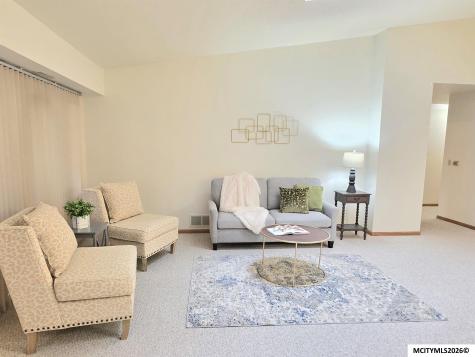 1230 Plymouth Road #6 Mason City IA 50401