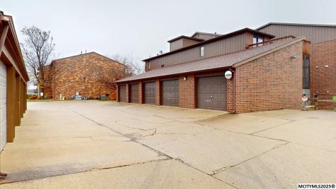 630 Briarstone Drive #205 Mason City IA 50401