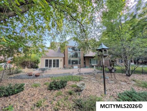 2030 Hunters Ridge Drive Mason City IA 50401