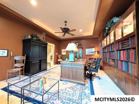 2030 Hunters Ridge Drive Mason City IA 50401