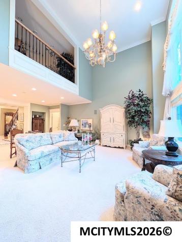 2030 Hunters Ridge Drive Mason City IA 50401