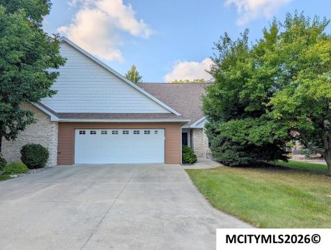 2030 Hunters Ridge Drive Mason City IA 50401