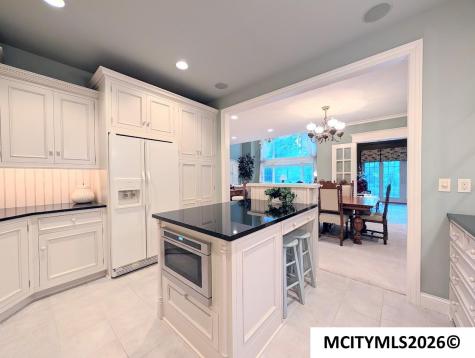 2030 Hunters Ridge Drive Mason City IA 50401