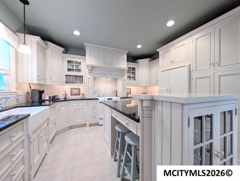 2030 Hunters Ridge Drive Mason City IA 50401