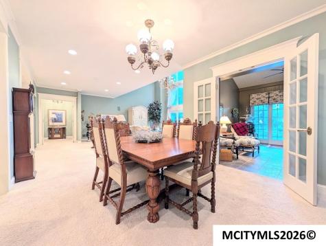 2030 Hunters Ridge Drive Mason City IA 50401