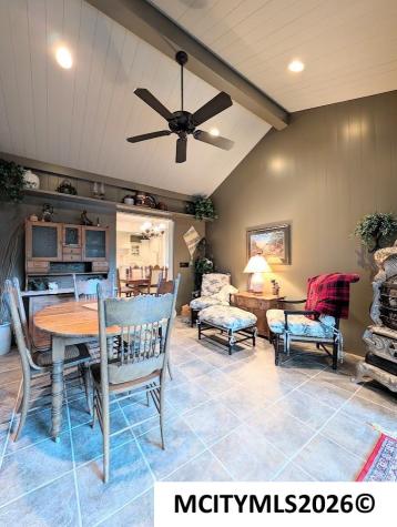 2030 Hunters Ridge Drive Mason City IA 50401